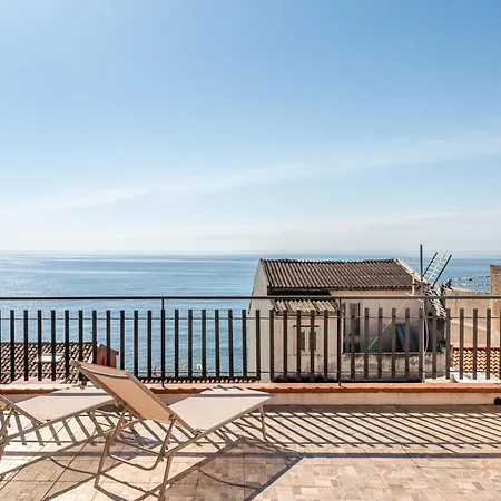 Guesthost - Fay House Sweet Seaview With Solarium! Giardini Naxos