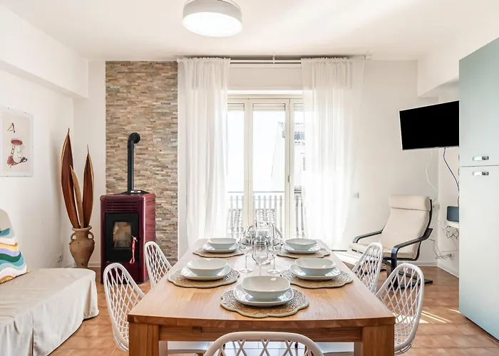 Guesthost - Fay House Sweet Seaview With Solarium! *